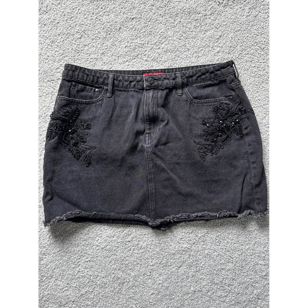 GUESS Black Denim Mini Skirt Beaded Floral Embroidery Raw Hem Size XL Y2K 90's